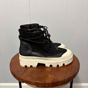 Gianni Bini Black Wander-Lust Lug Sole  Women's Platform Bootie Hightop Size 8M